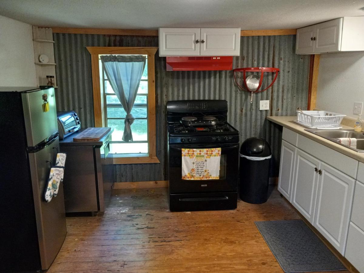Adorable 1 Bedroom Honey House Rusk Экстерьер фото